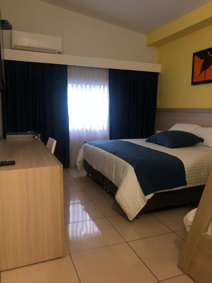 Hostel Paradise St Санта Марта Екстериор снимка