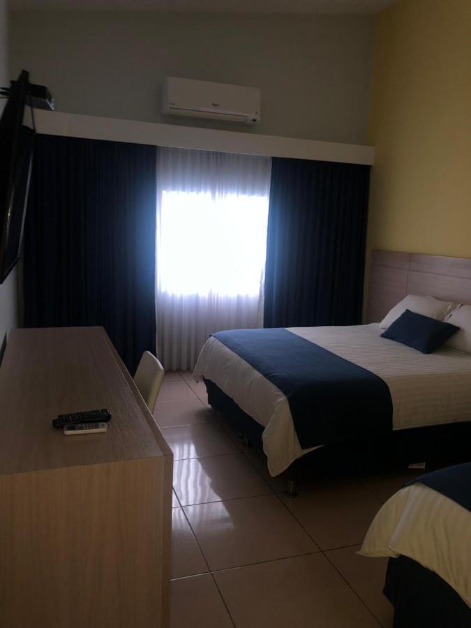 Hostel Paradise St Санта Марта Екстериор снимка